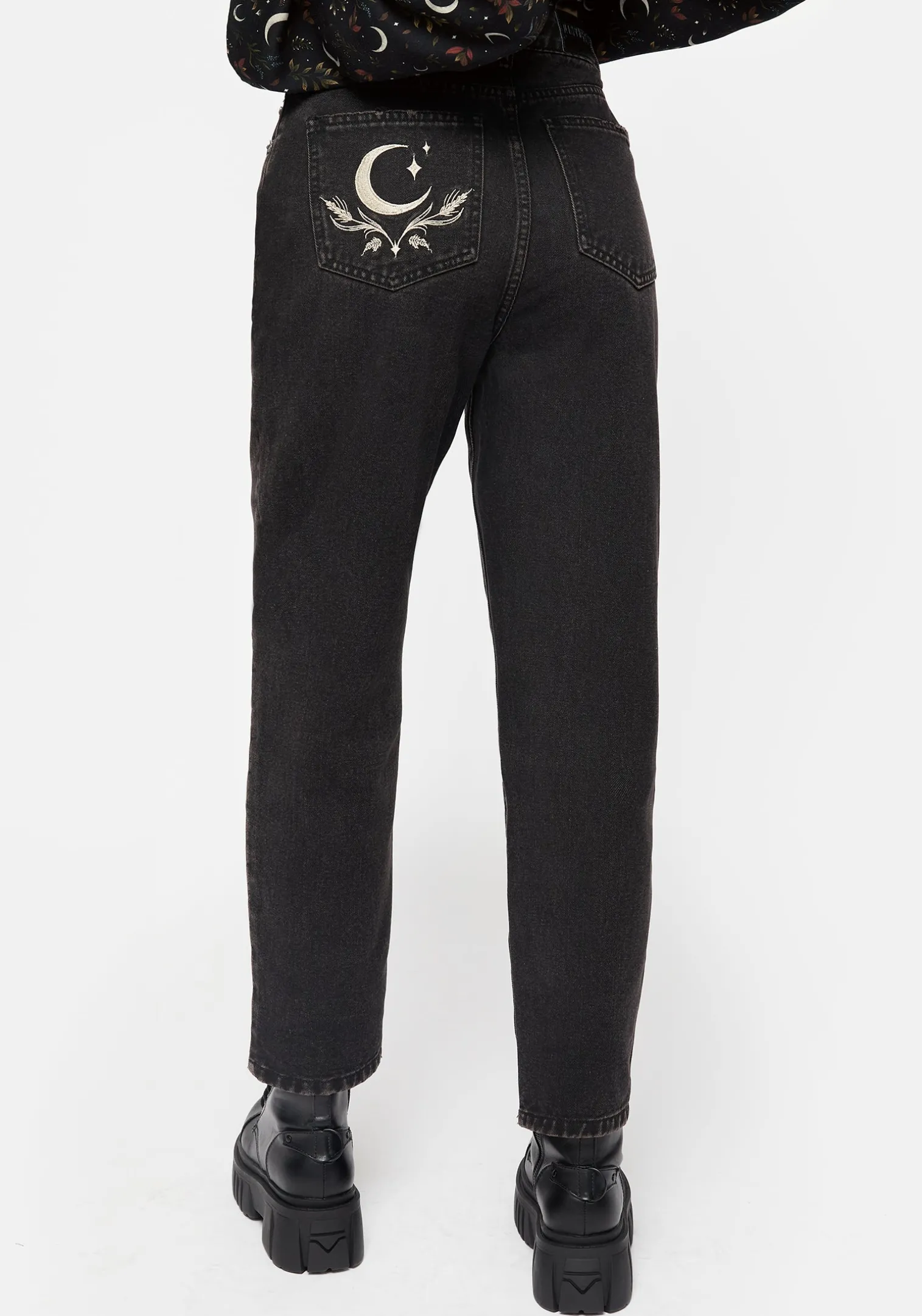 Abundia Embroidered Mom Jeans