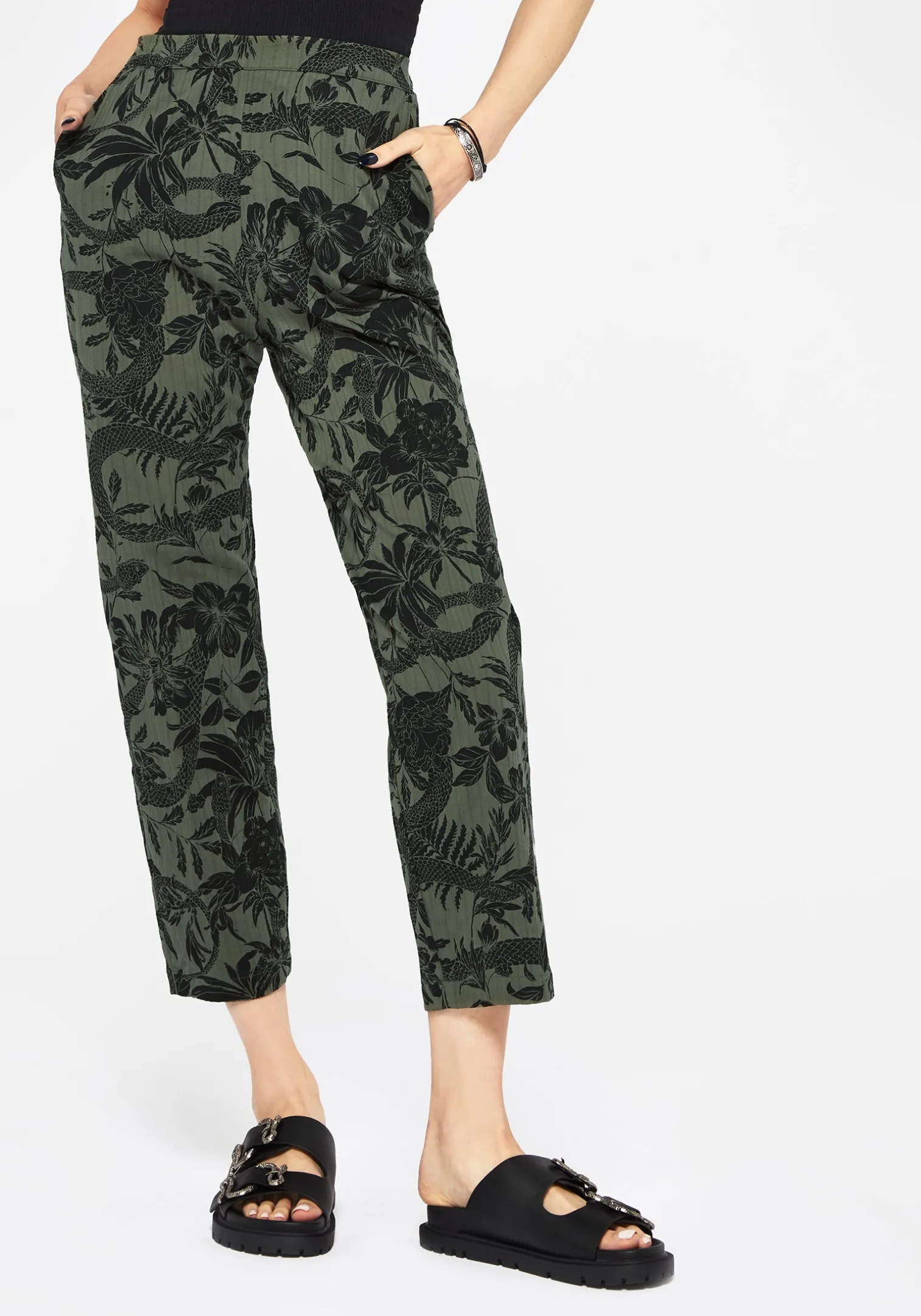 Bashe Soft Tapered Trousers - Green