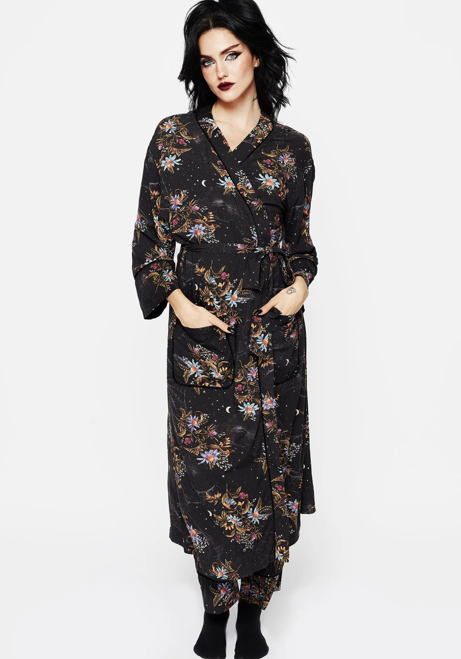 Cleome Floral Spiderweb Dressing Gown
