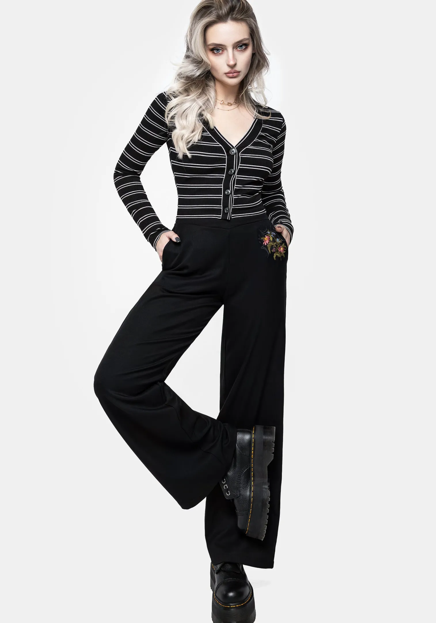 Cleome Floral Spiderweb Embroidered Trousers
