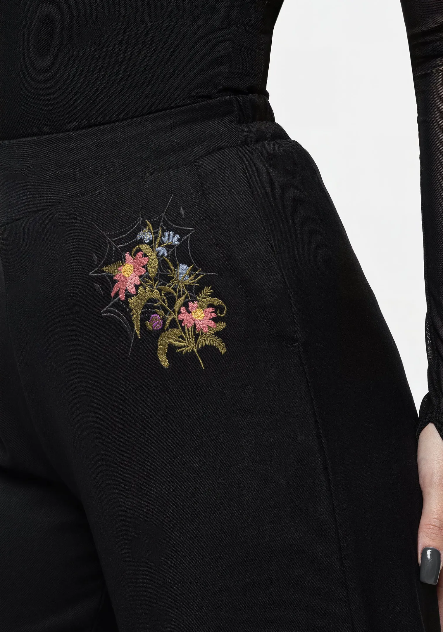Cleome Floral Spiderweb Embroidered Trousers