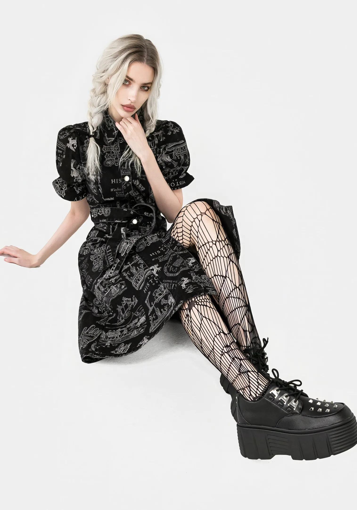 Cobweb Patterned Fishnet Tights