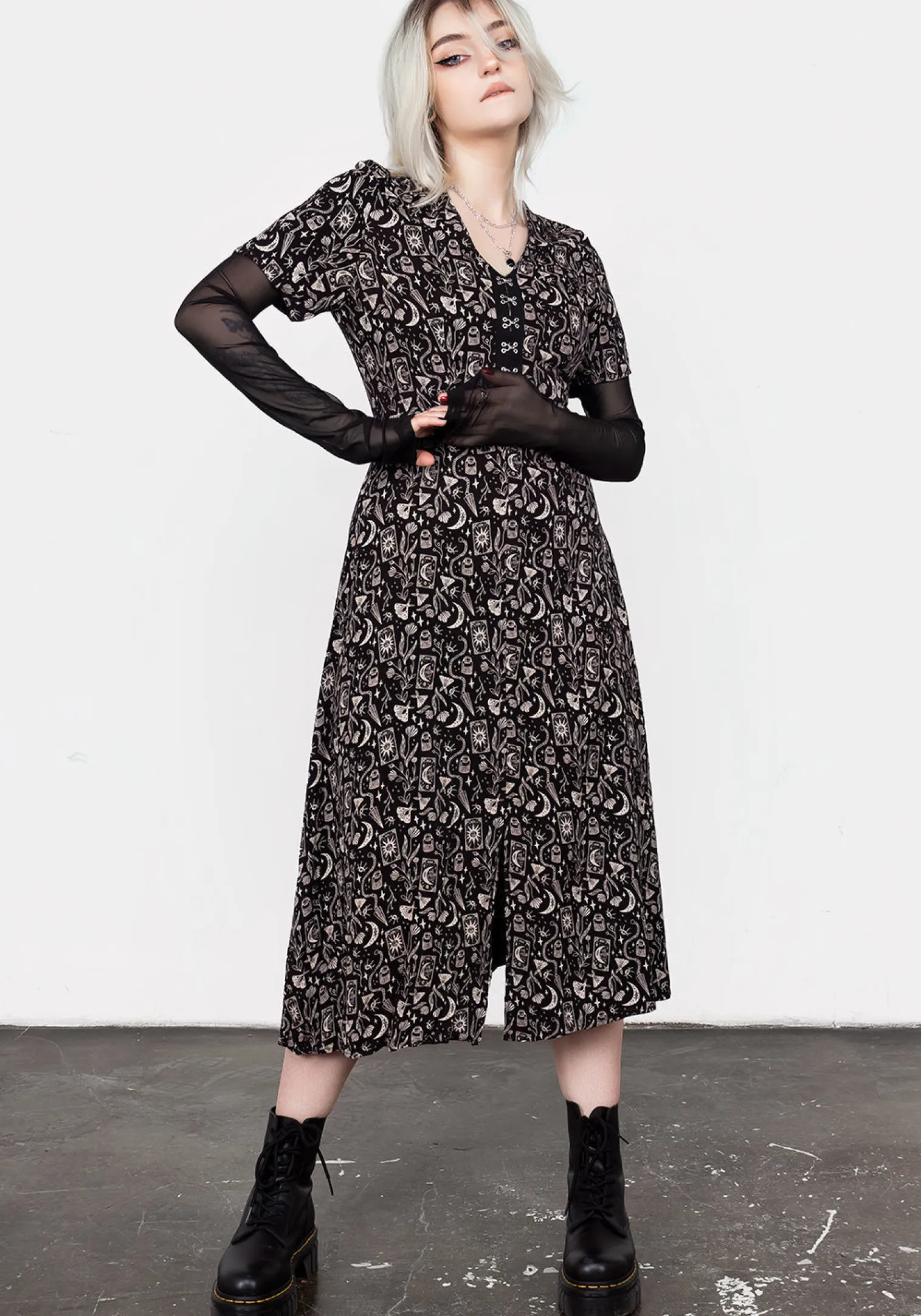Craft V-neck Midi Dress