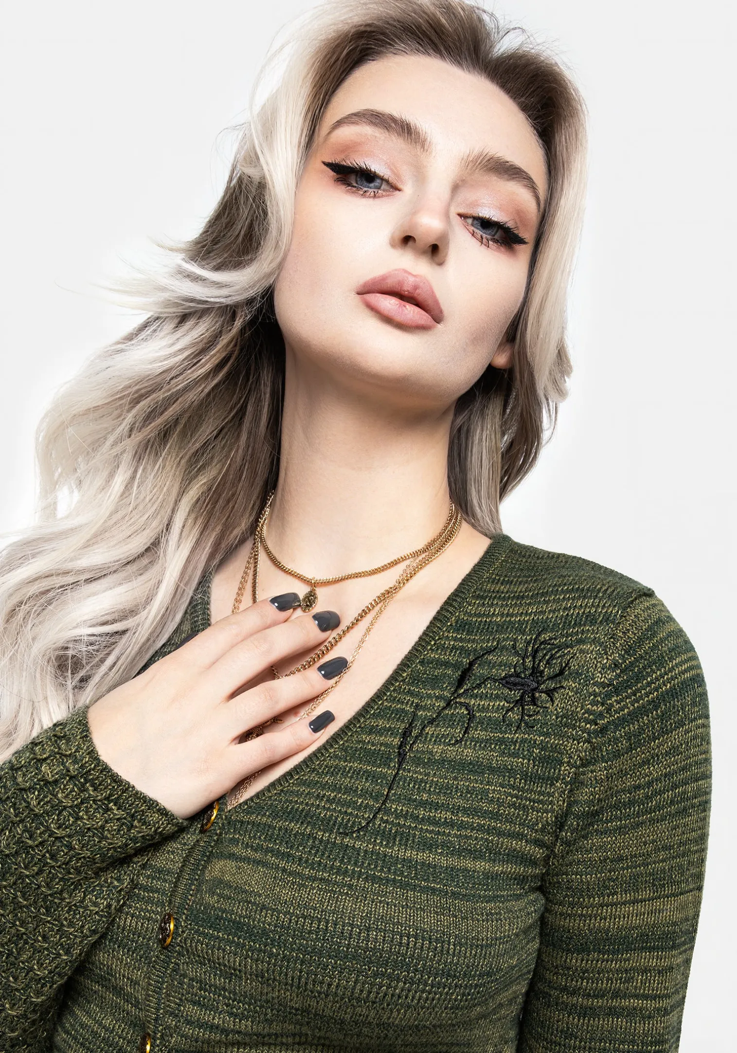 Diastella Floral Embroidered Crop Cardigan