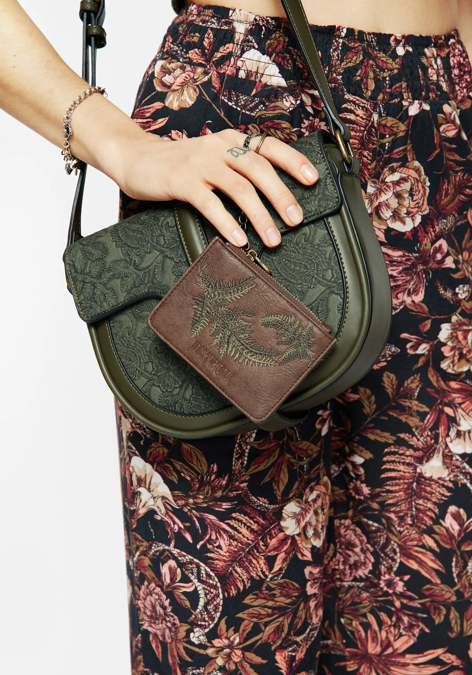 Fern Embroidered Card Holder