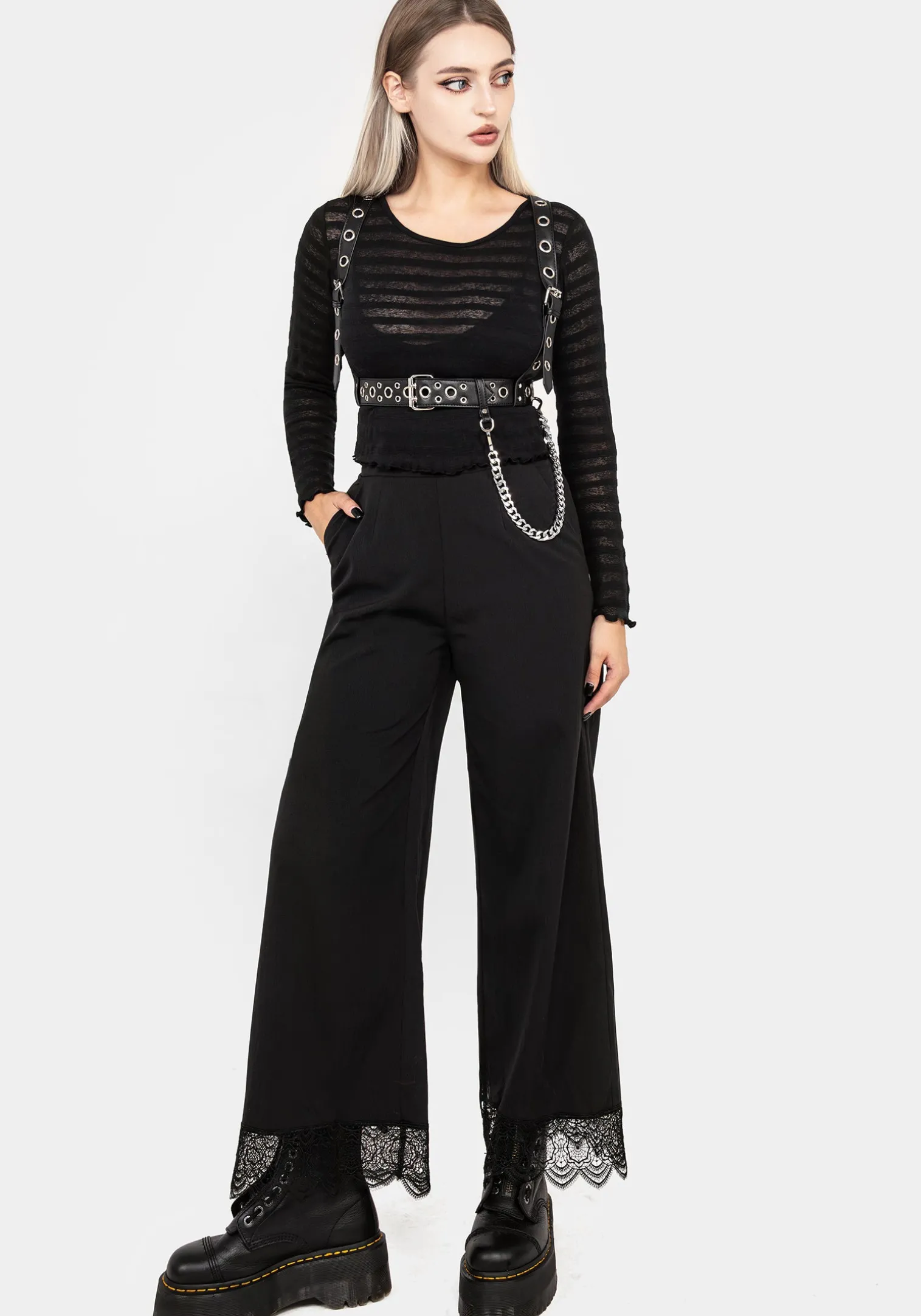 Fury Eyelet Chain Harness