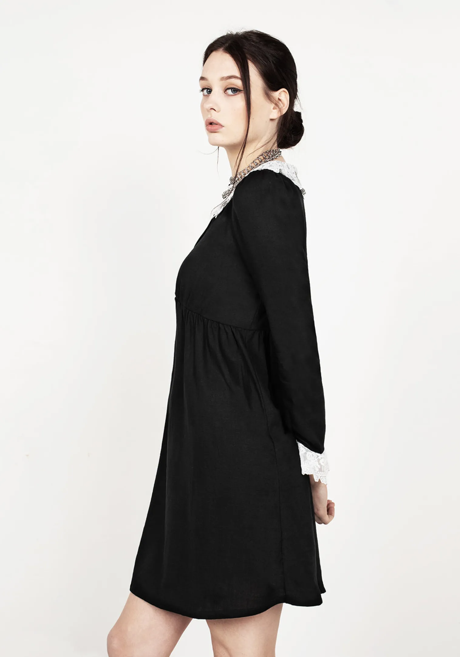 Gloaming Lace Collar Linen Dress
