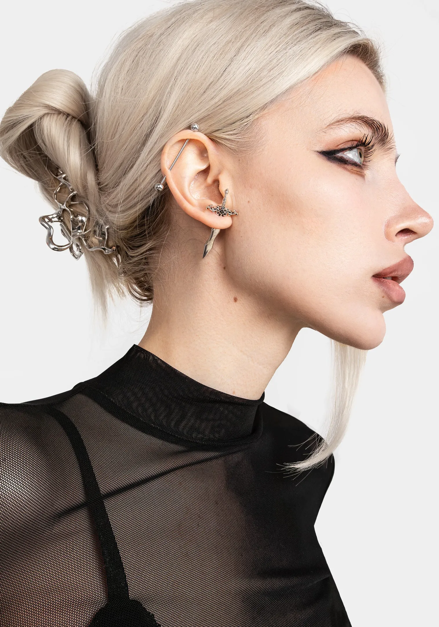 Harpe Dagger Earrings