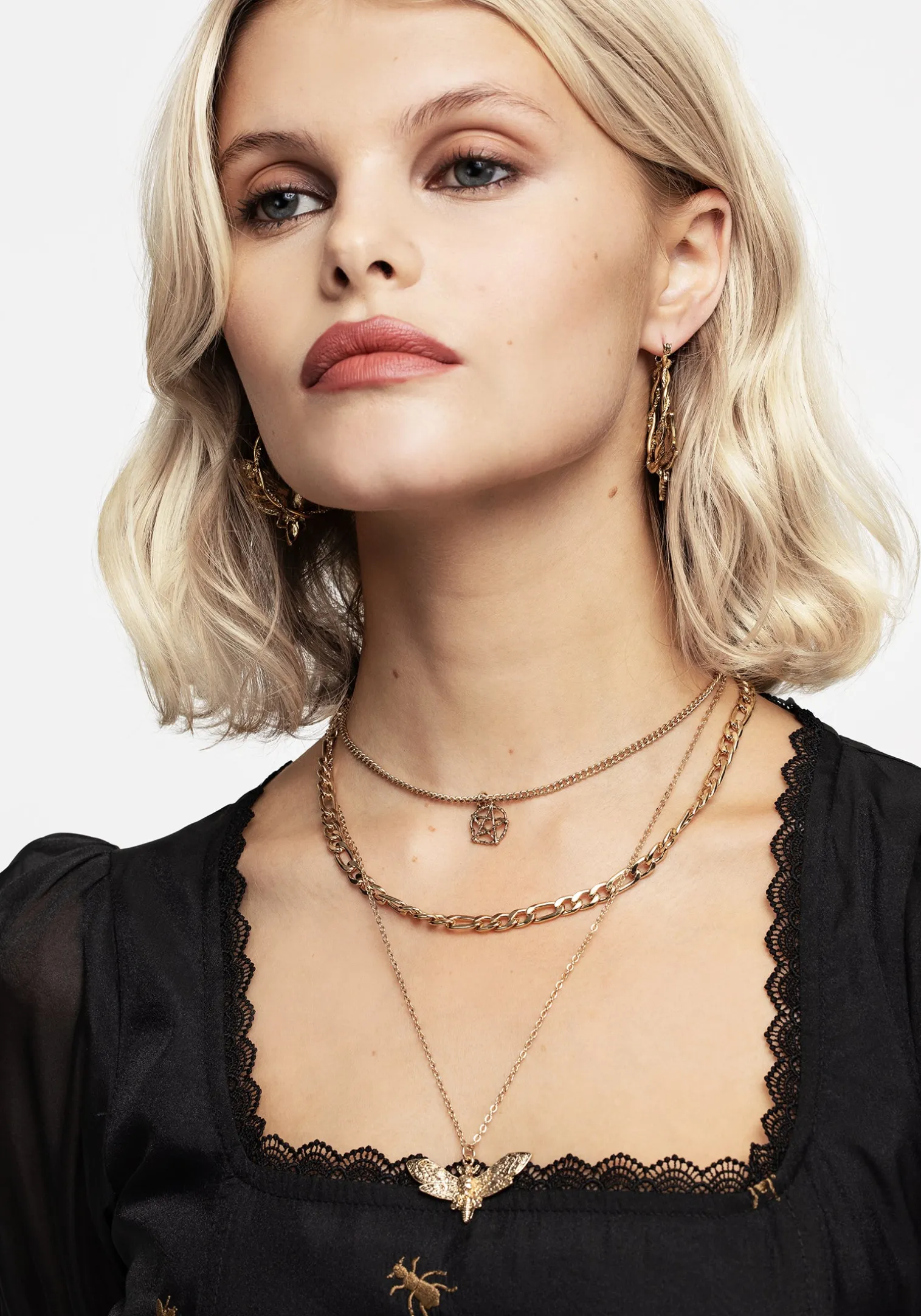 Mortmoth Layered Choker Necklace - Gold