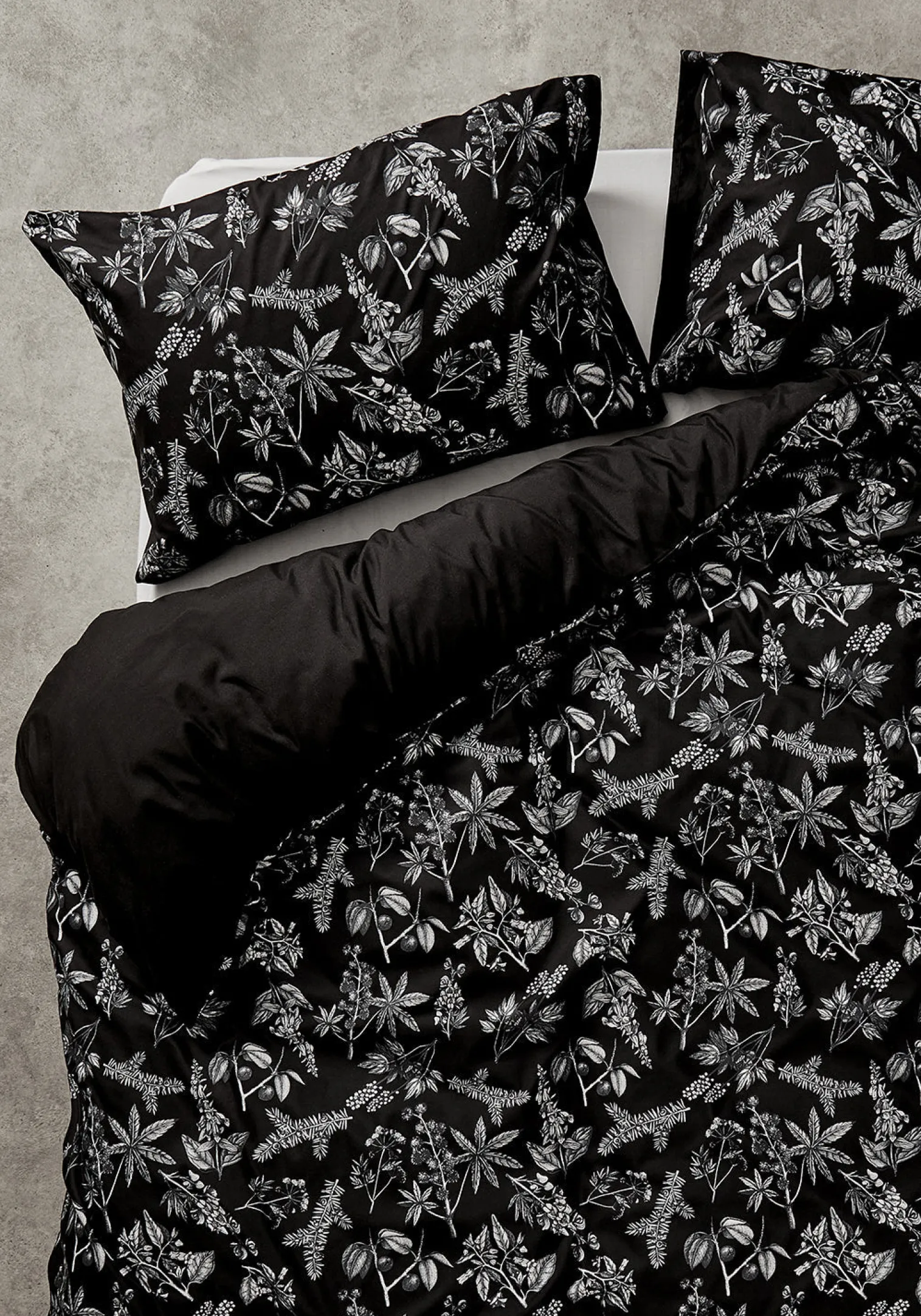 Poisonous Plants Bedding Set (Queen)