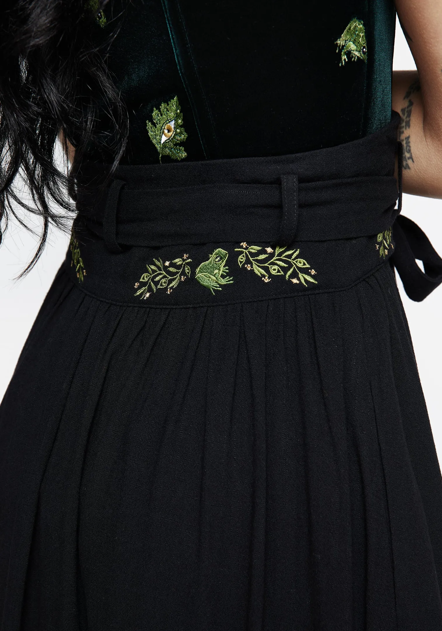 Swamplife Frog Embroidered Linen Blend High Waist Midaxi Skirt