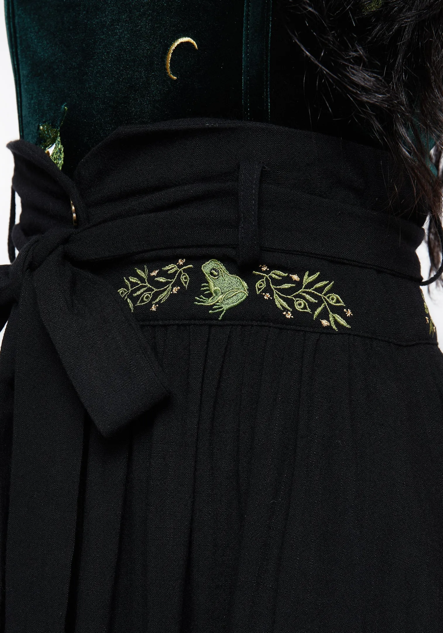 Swamplife Frog Embroidered Linen Blend High Waist Midaxi Skirt