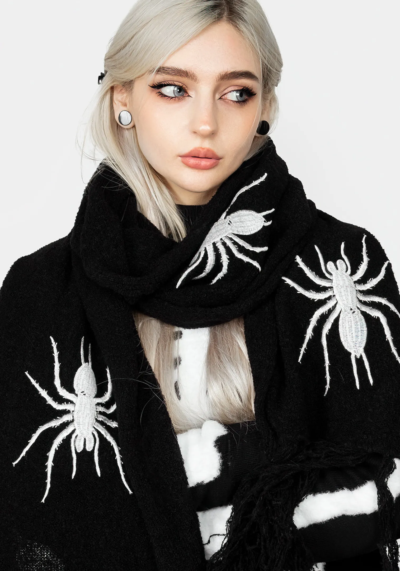 Widow Boucle Scarf